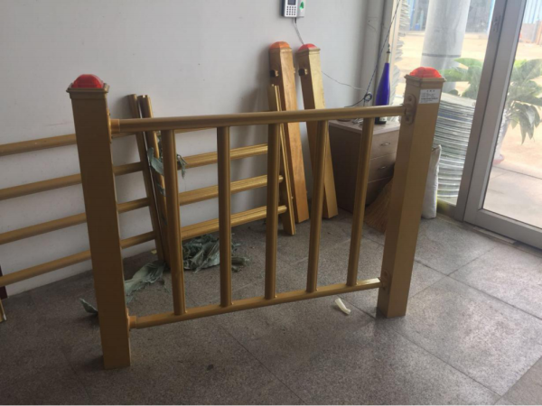 铝合金护栏 Lightweight Aluminum Traffic Barricades - Portable Anti-Rust Crowd Control Fencing with Interlocking Base for Events, Pedestrian Safety & Temporary Road Isolation